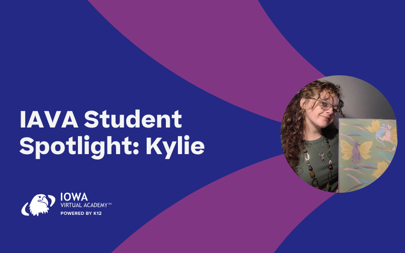 Iowa Virtual Academy student Kylie poses with her artwork for an IAVA Student Spotlight.